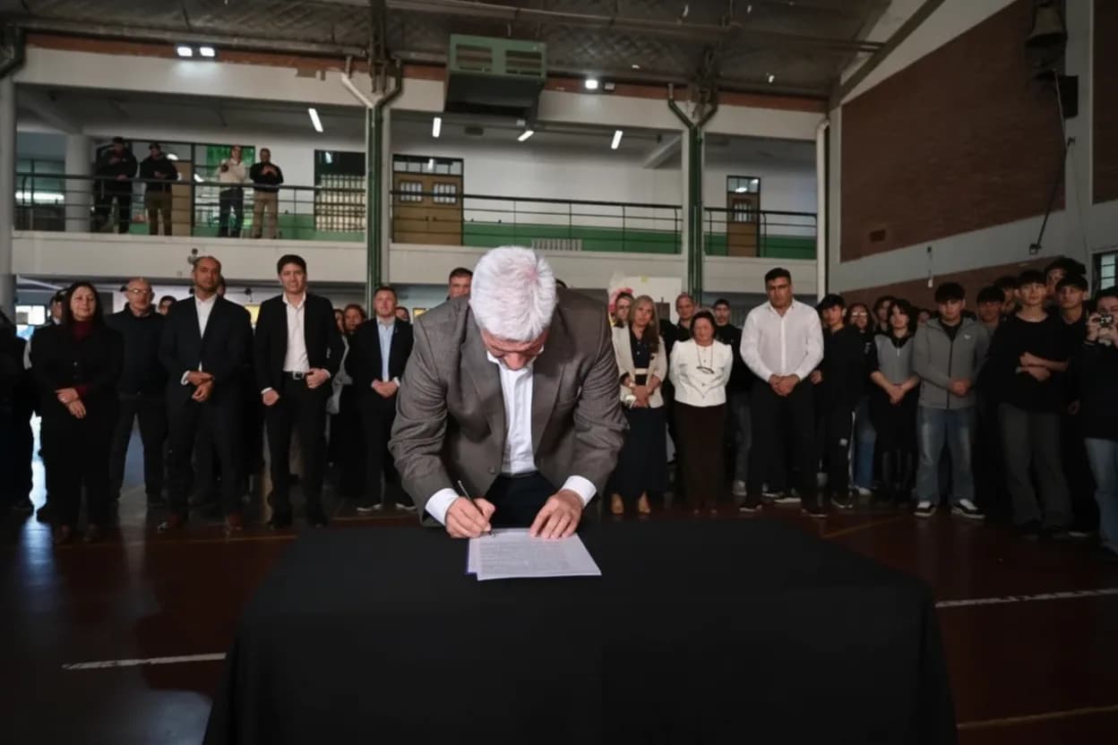 El gobernador Claudio Poggi puso en marcha este martes la renovación integral de la Escuela Técnica N°9 “Domingo Faustino Sarmiento”.