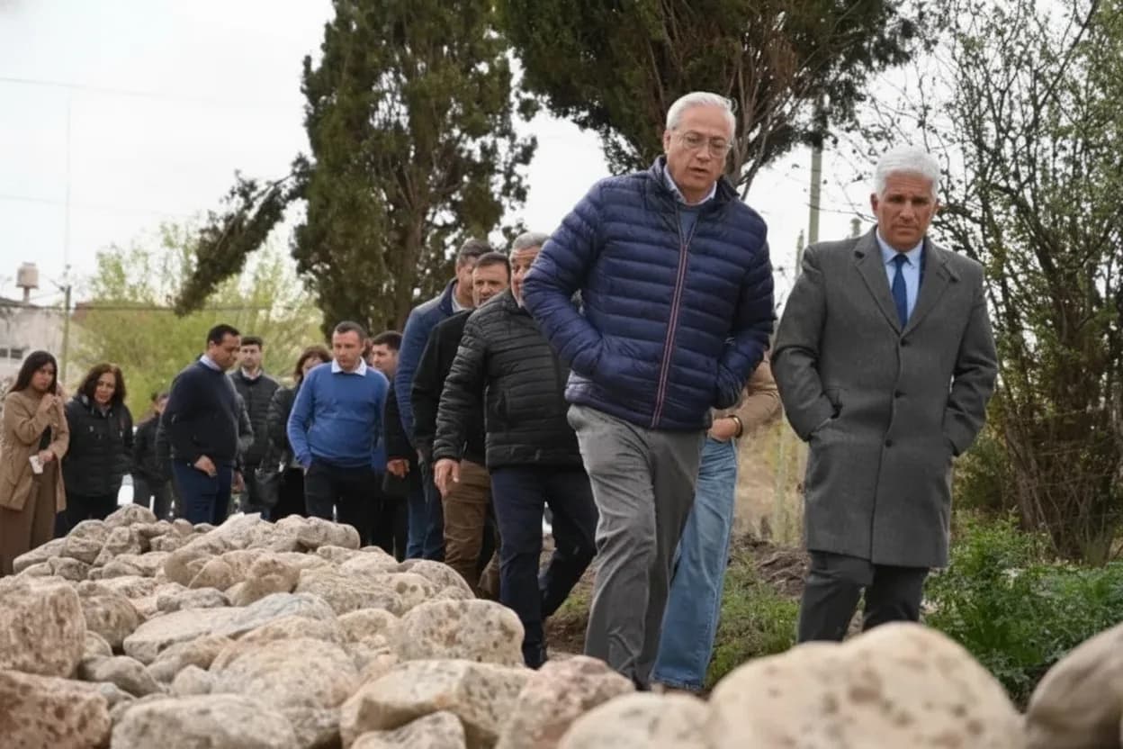 El gobernador Claudio Poggi encabezó en Las Lagunas la puesta en marcha de obras por $200 millones.