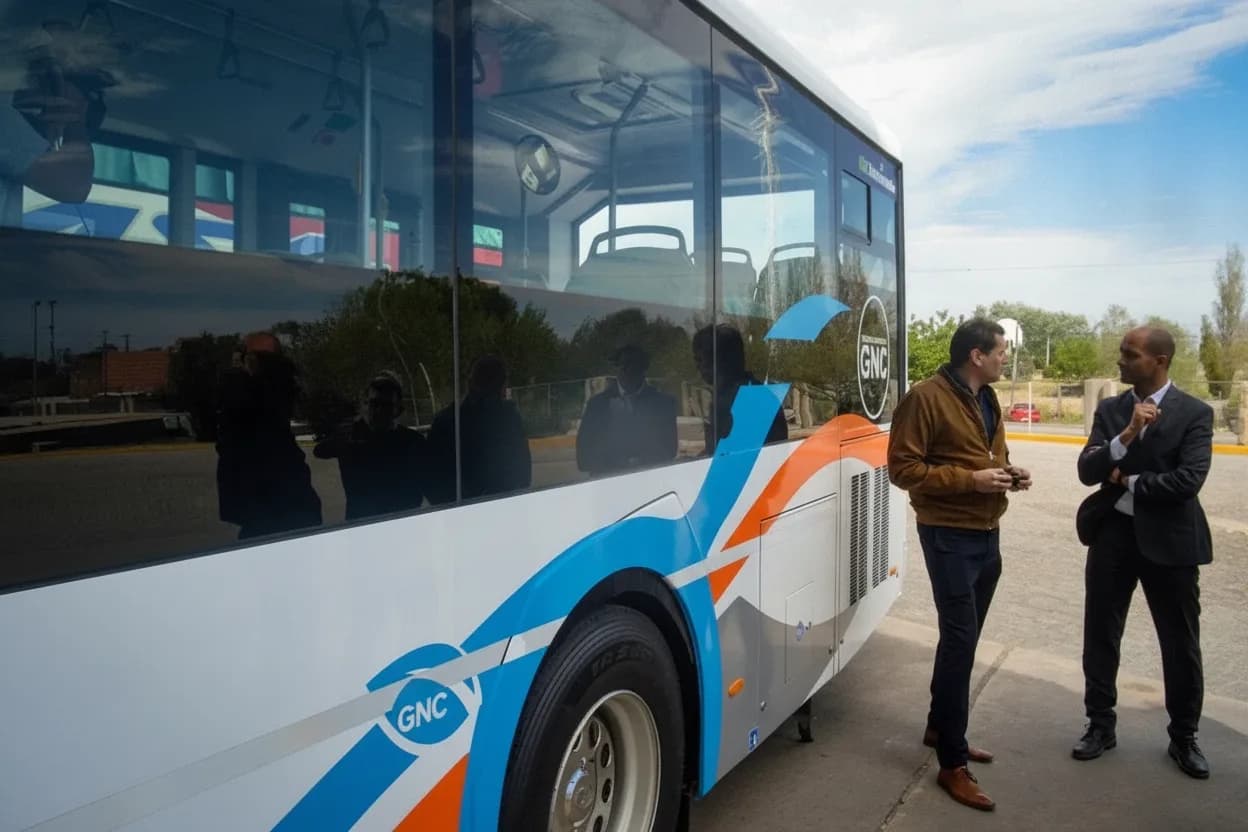 Presentaron un colectivo a GNC para evaluar su incorporación al servicio interurbano.