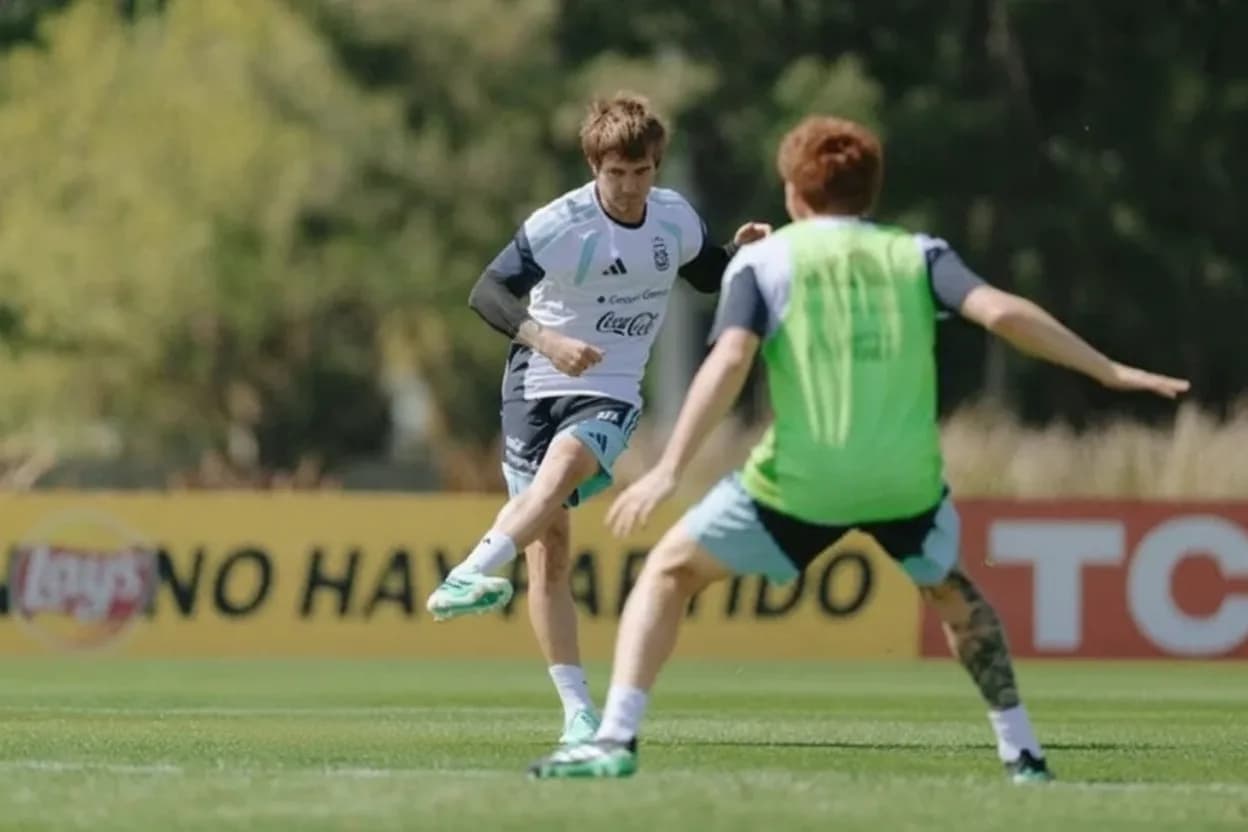 La Selección Argentina entrenando en Ezeiza.