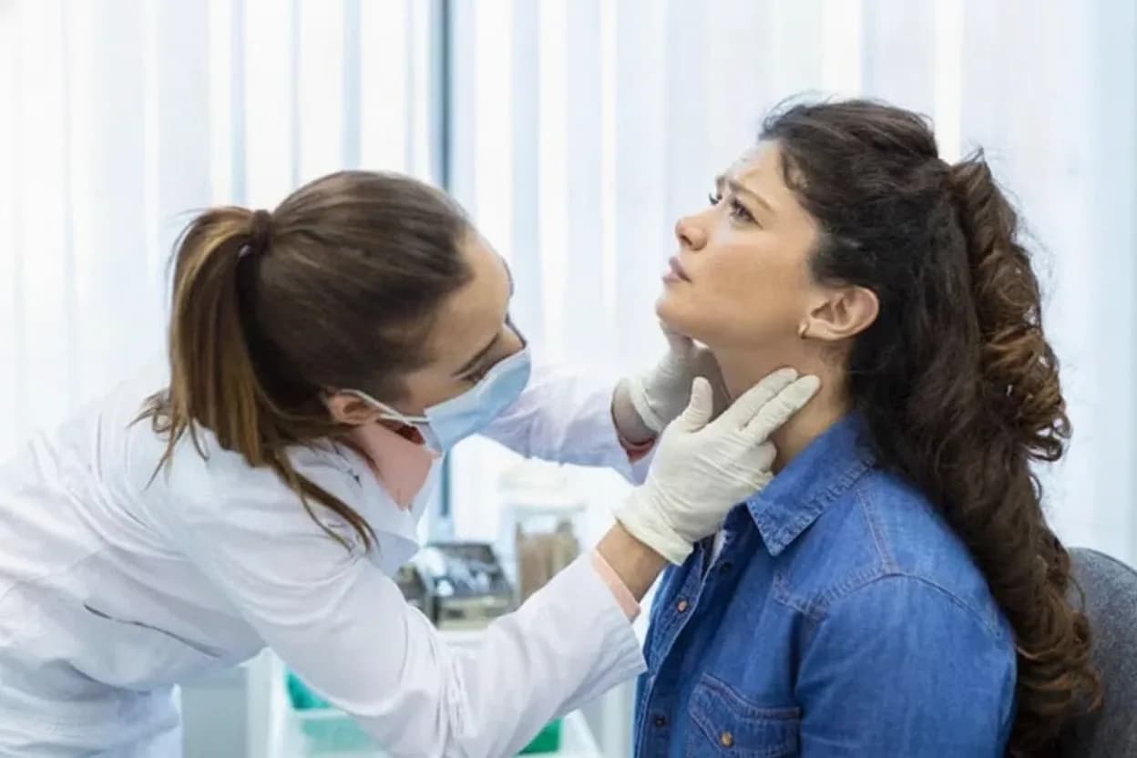 El cáncer de tiroides es más común en mujeres.